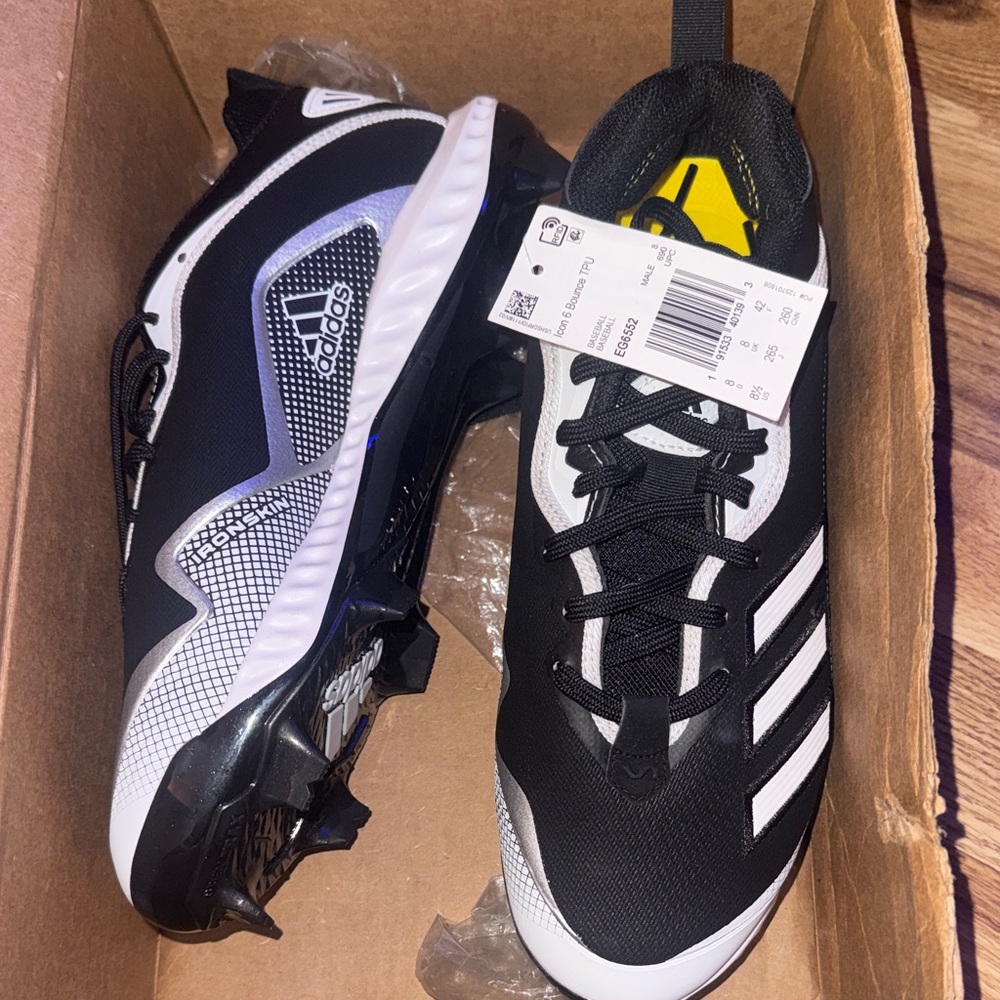 adidas Icon 6 Bounce TPU Men's Baseball Cleats in black and white nwt!!